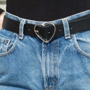 Brandy melville heart belt!